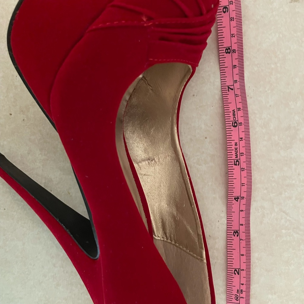 Qupid velvet platform stilettos Valentines ❤️🔥 - Picture 7 of 8